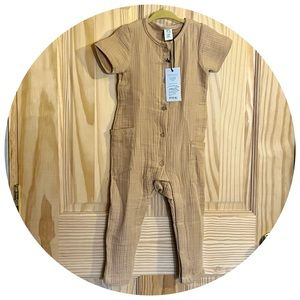 NWT Nils tan Muslin Button Suit